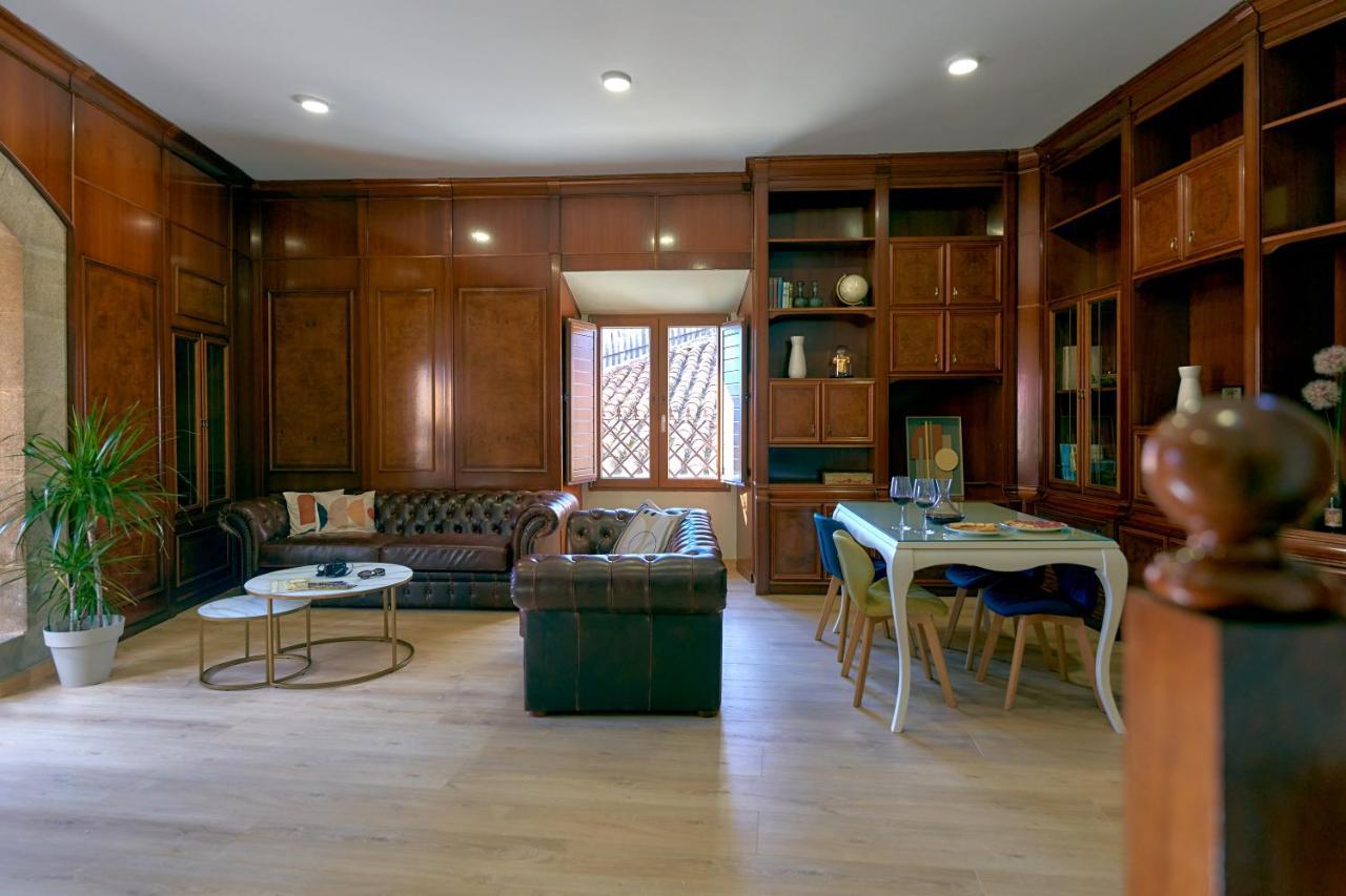 Duplex Casa De Las Argollas Grand Suite Parking Gratis Plasencia Exterior photo